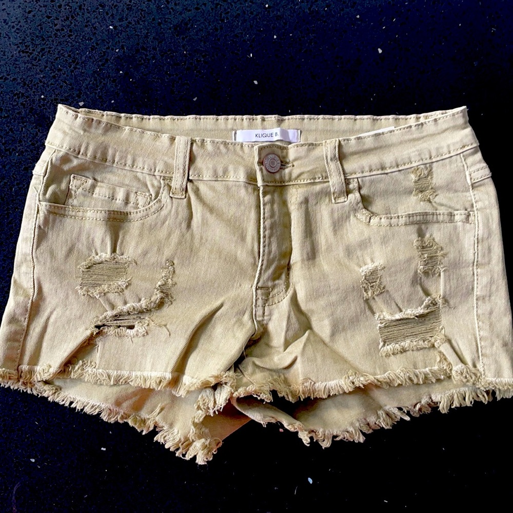 💚NWOT klique b size medium olive green Jean shorts